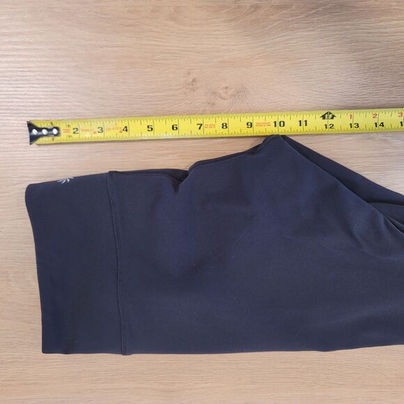 CLEARANCE Athleta Womens 'Mind Over Matter' Capri Leggings SZ Medium Crisscross - Picture 10 of 14